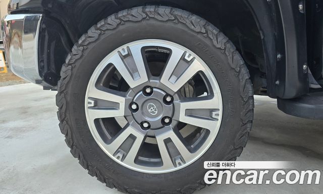 Toyota Tundra 5.7 — пробег 35 000 км — фото 5 из 5