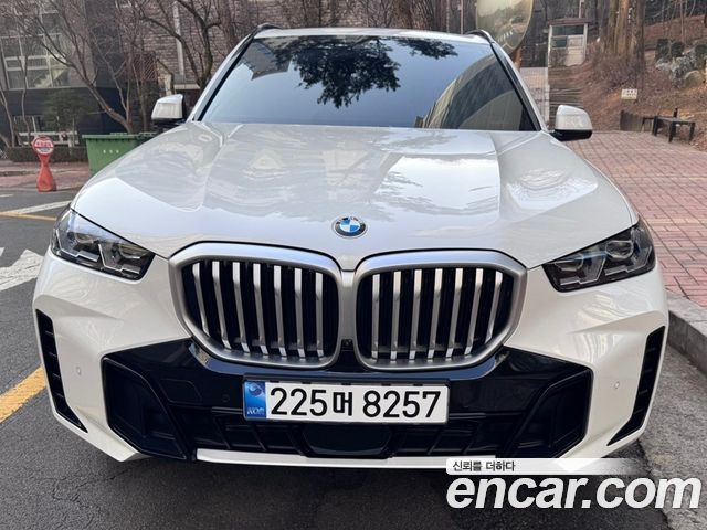 BMW X5 xDrive 40i M Sport — пробег 13 025 км — фото 2 из 5