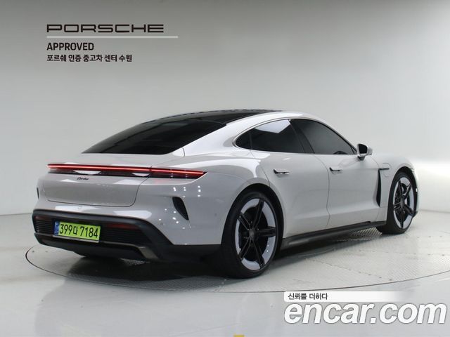 Porsche Taycan Turbo — пробег 7 945 км — фото 2 из 5