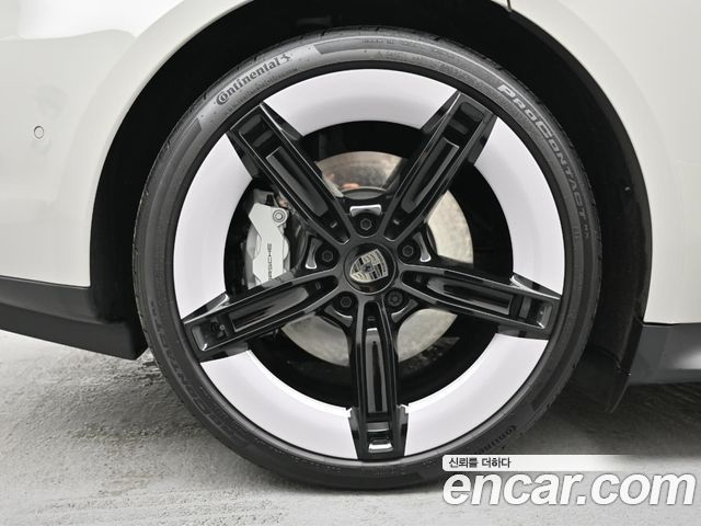 Porsche Taycan Turbo — пробег 7 945 км — фото 5 из 5