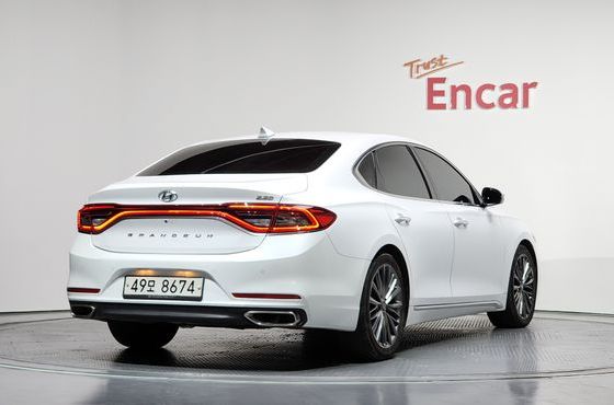 Hyundai Grandeur 2.2 Diesel Premium Special — пробег 158 795 км — фото 2 из 5