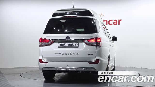 Ssangyong KORANDO 4WD Chateau 9-seater High-roof — пробег 96 948 км — фото 4 из 5