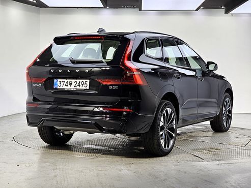 Volvo XC60 B5 Ultra Dark Air Sus — пробег 10 км — фото 4 из 5