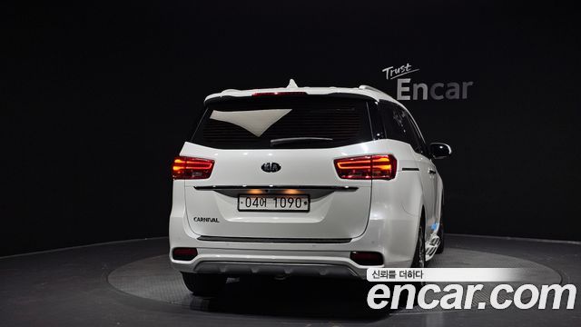 Kia Carnival из Кореи Encar