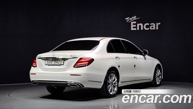 Mercedes-Benz E-Class из Кореи Encar