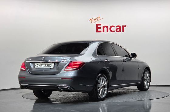 Mercedes-Benz E-Class E220d 4MATIC Exclusive — пробег 113 853 км — фото 2 из 5