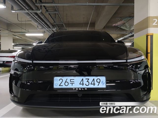 Tesla Model Y Premium Long Range AWD — пробег 865 км — фото 1 из 5