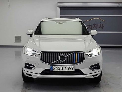 Volvo XC60 T8 Inscription — пробег 97 143 км — фото 2 из 5