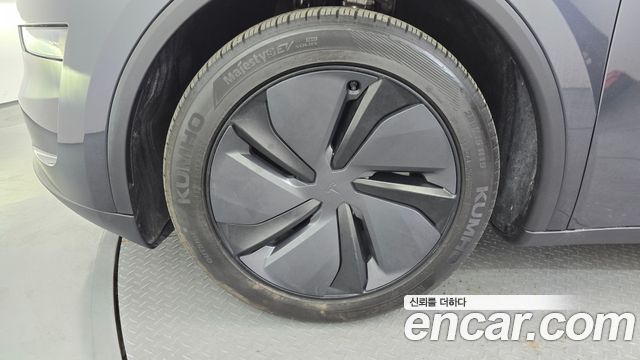 Tesla Model Y Long Range AWD — пробег 15 553 км — фото 5 из 5