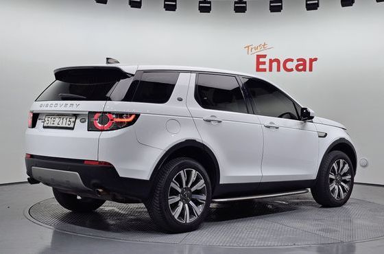 Land Rover Discovery Sport 2.0 TD4 HSE Luxury — пробег 86 240 км — фото 2 из 5
