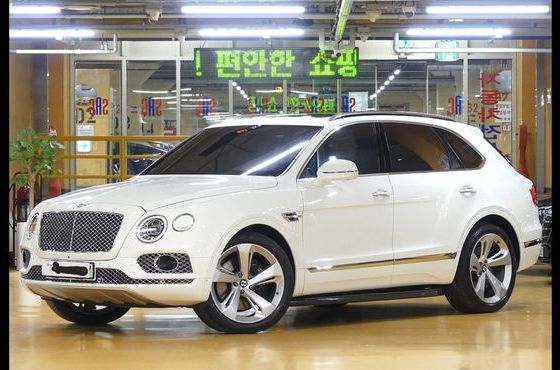 Bentley Bentayga 6.0 W12 — пробег 64 700 км — фото 1 из 5