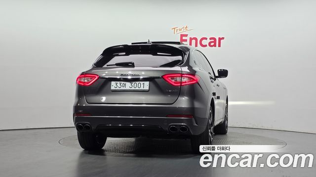 Maserati Levante из Кореи Encar