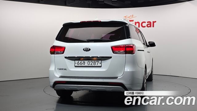 Kia Carnival из Кореи Encar