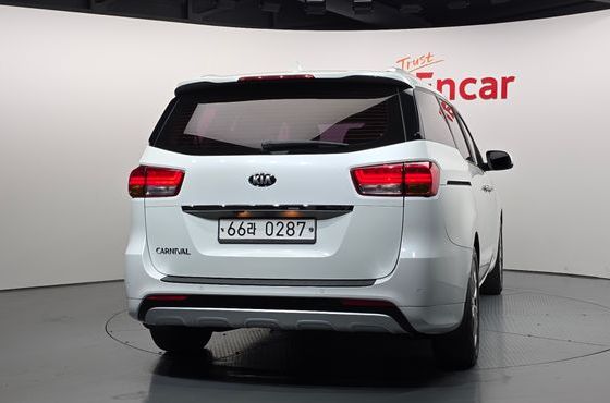 Kia Carnival 9-seater Prestige — пробег 202 316 км — фото 4 из 5