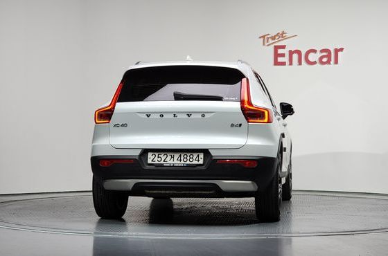 Volvo XC40 B4 Inscription — пробег 56 453 км — фото 4 из 5