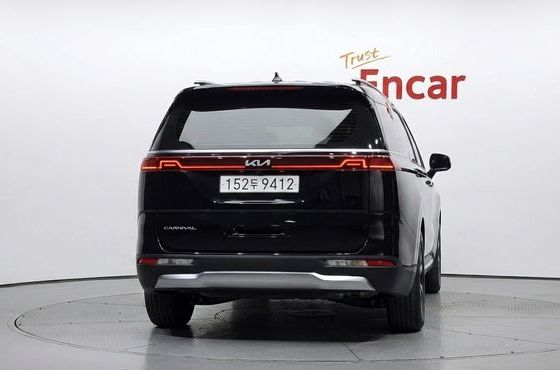 Kia Carnival 9-Seater Signature — пробег 67 786 км — фото 4 из 5