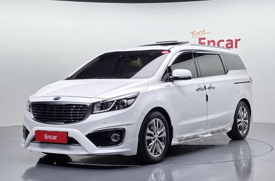 Kia Carnival Gasoline 7-seater Limousine President — пробег 67 905 км — фото 1 из 5