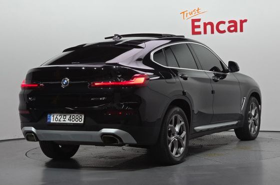 BMW X4 xDrive20i xLine — пробег 61 945 км — фото 2 из 5