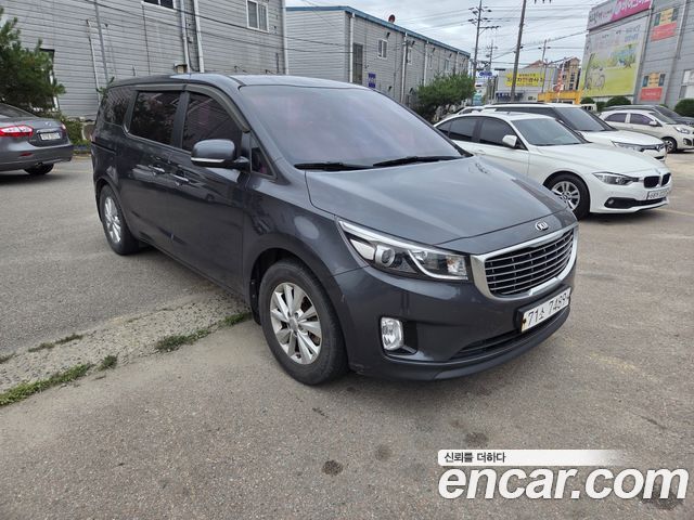 Kia Carnival 11-seater Deluxe — пробег 81 000 км — фото 2 из 5
