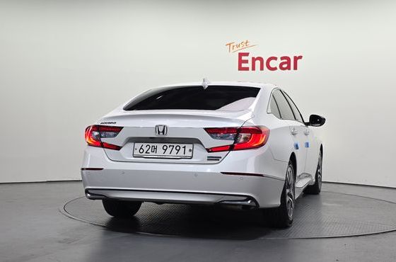 Honda Accord 2.0 Hybrid Touring — пробег 108 278 км — фото 4 из 5