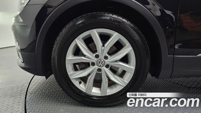 Volkswagen Tiguan 2.0 TDI Premium — пробег 48 821 км — фото 5 из 5