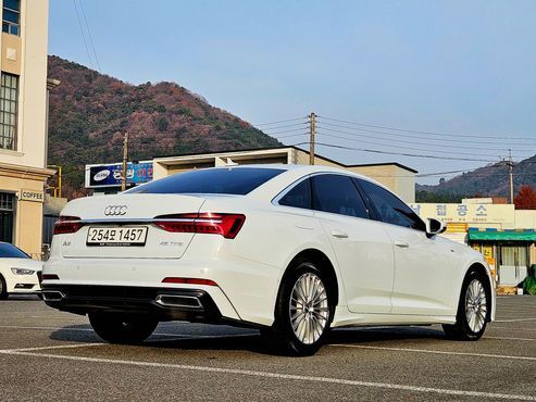 Audi A6 45 TFSI Premium — пробег 43 400 км — фото 4 из 5