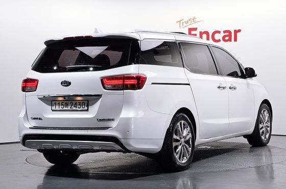 Kia Carnival 7-seater Limousine VIP — пробег 214 761 км — фото 2 из 5