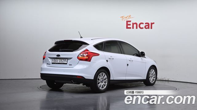 Ford Focus 2.0 Diesel Titanium Hatchback 3rd — пробег 56 251 км — фото 2 из 5
