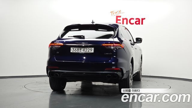 Maserati Levante из Кореи Encar
