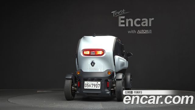 Renault (Samsung) Twizy Intens(2-seater) — пробег 24 056 км — фото 4 из 5