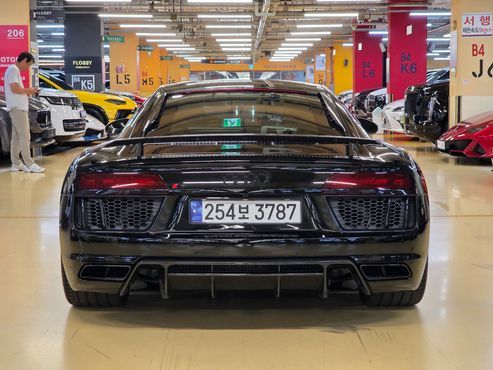 Audi R8 5.2 V10 Plus Coupe — пробег 57 500 км — фото 3 из 5