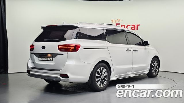 Kia Carnival из Кореи Encar