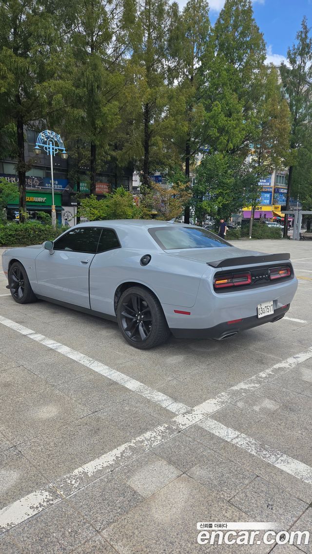 Dodge Challenger 5.7 — пробег 53 000 км — фото 2 из 5