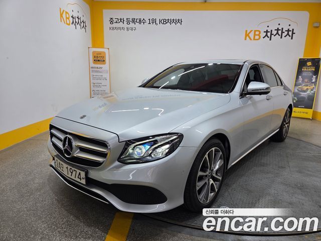 Mercedes-Benz E-Class E300 4MATIC Avnatgarde — пробег 71 603 км — фото 1 из 5