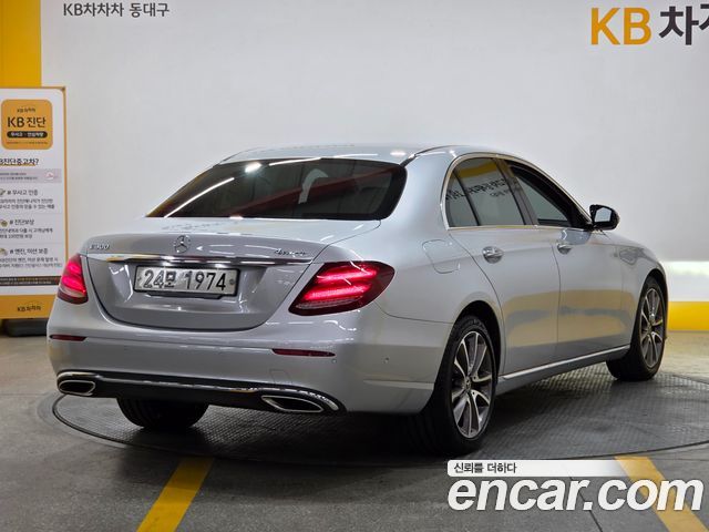 Mercedes-Benz E-Class E300 4MATIC Avnatgarde — пробег 71 603 км — фото 3 из 5