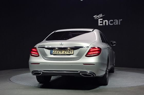 Mercedes-Benz E-Class E220d Exclusive — пробег 163 915 км — фото 4 из 5