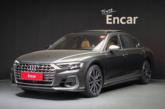 Audi S8 4.0 TFSI Quattro LWB — пробег 26 км — фото 1 из 5