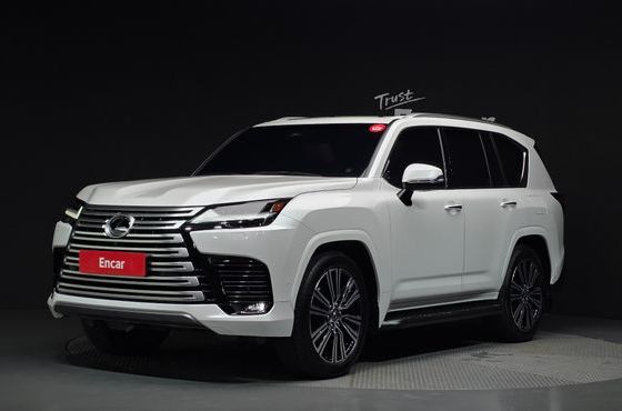 Lexus LX 700h Luxury — пробег 3 748 км — фото 1 из 5