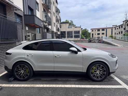 Porsche Cayenne 3.0 E-Hybrid Coupe — пробег 23 500 км — фото 3 из 5