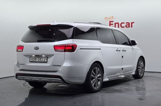 Kia Carnival Gasoline 7-seater Limousine President — пробег 105 535 км — фото 2 из 5