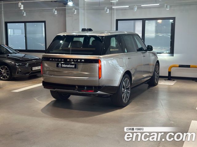 Land Rover Range Rover P530 Autobiography Long Wheel Base — пробег 20 км — фото 2 из 5