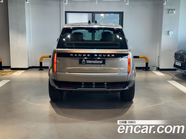 Land Rover Range Rover P530 Autobiography Long Wheel Base — пробег 20 км — фото 3 из 5