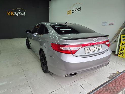 Hyundai Grandeur HG240 Luxury — пробег 176 542 км — фото 2 из 5