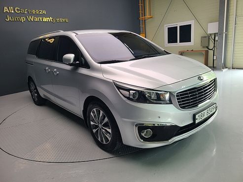Kia Carnival 9-seater Luxury — пробег 174 000 км — фото 3 из 5