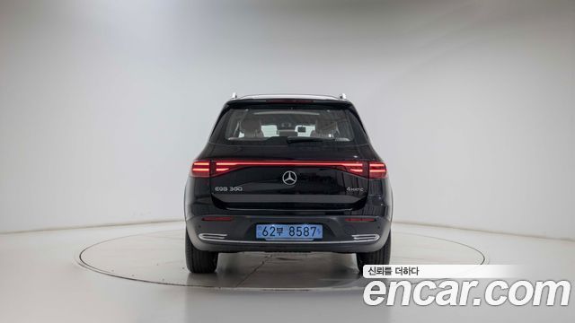 Mercedes-Benz EQB EQB300 4MATIC — пробег 786 км — фото 4 из 5