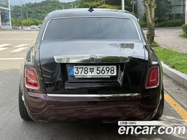 Rolls-Royce Phantom 6.7 EWB V12 — пробег 4 040 км — фото 4 из 5
