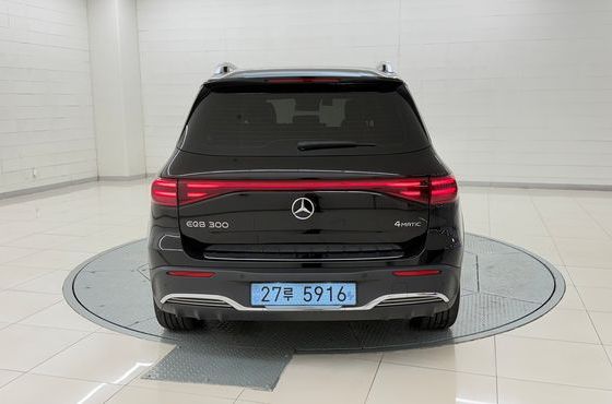 Mercedes-Benz EQB EQB300 4MATIC AMG Line — пробег 9 679 км — фото 4 из 5