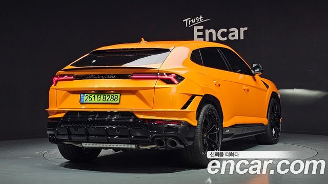 Lamborghini Urus из Кореи Encar