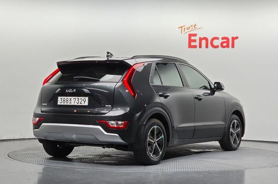 Kia Niro Prestige — пробег 113 005 км — фото 2 из 5