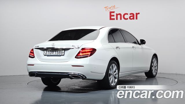 Mercedes-Benz E-Class из Кореи Encar